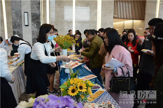 问鼎国际集团成立两周年庆典暨客户答谢会圆满落幕